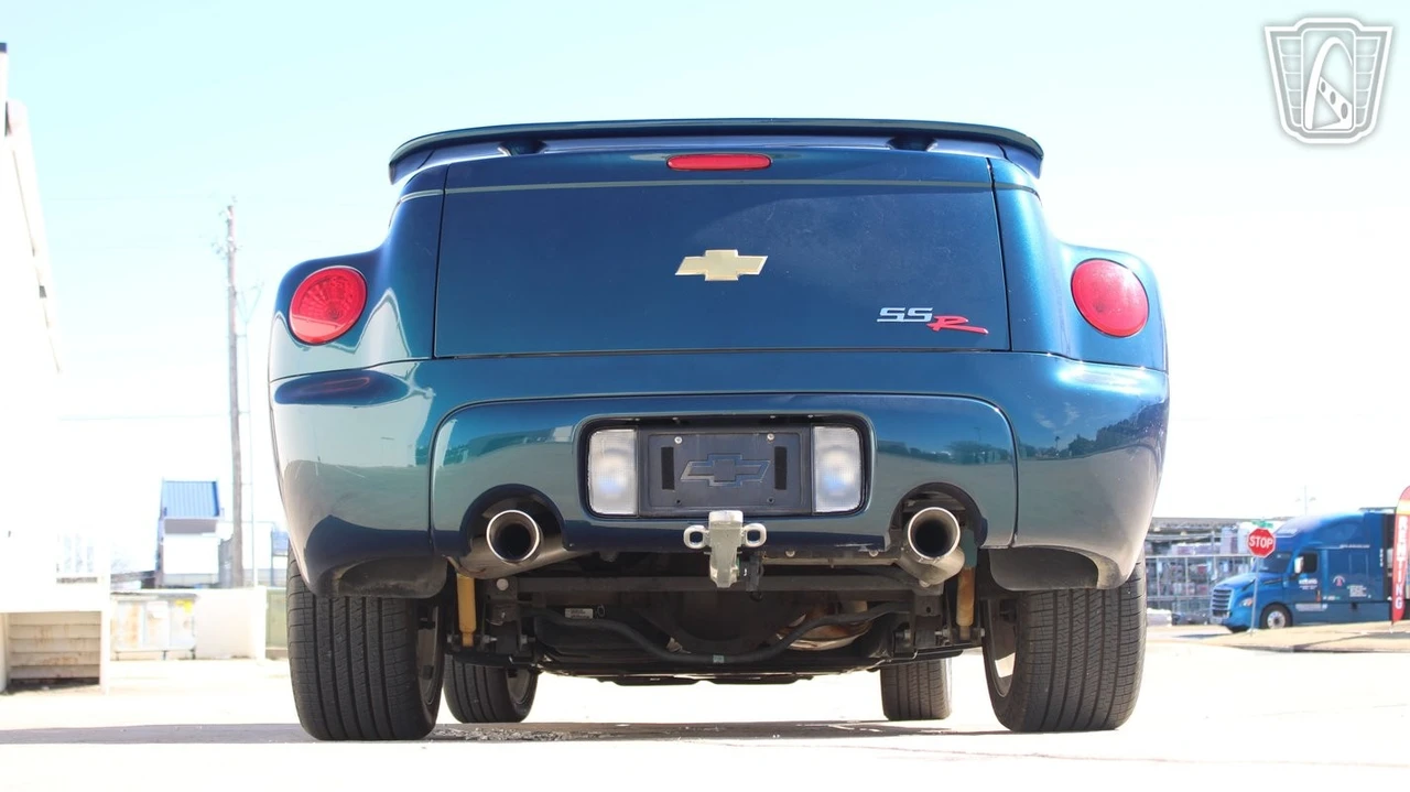 2005 Chevrolet SSR - Image 15 of 21