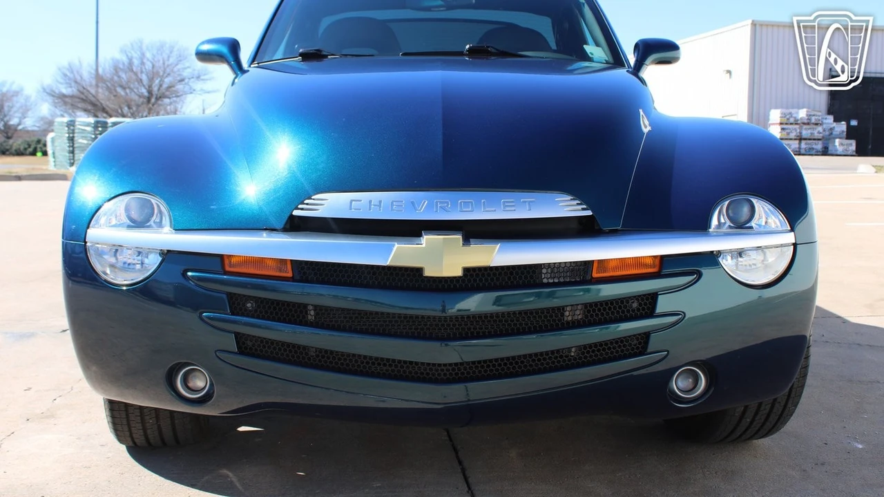 2005 Chevrolet SSR - Image 20 of 21
