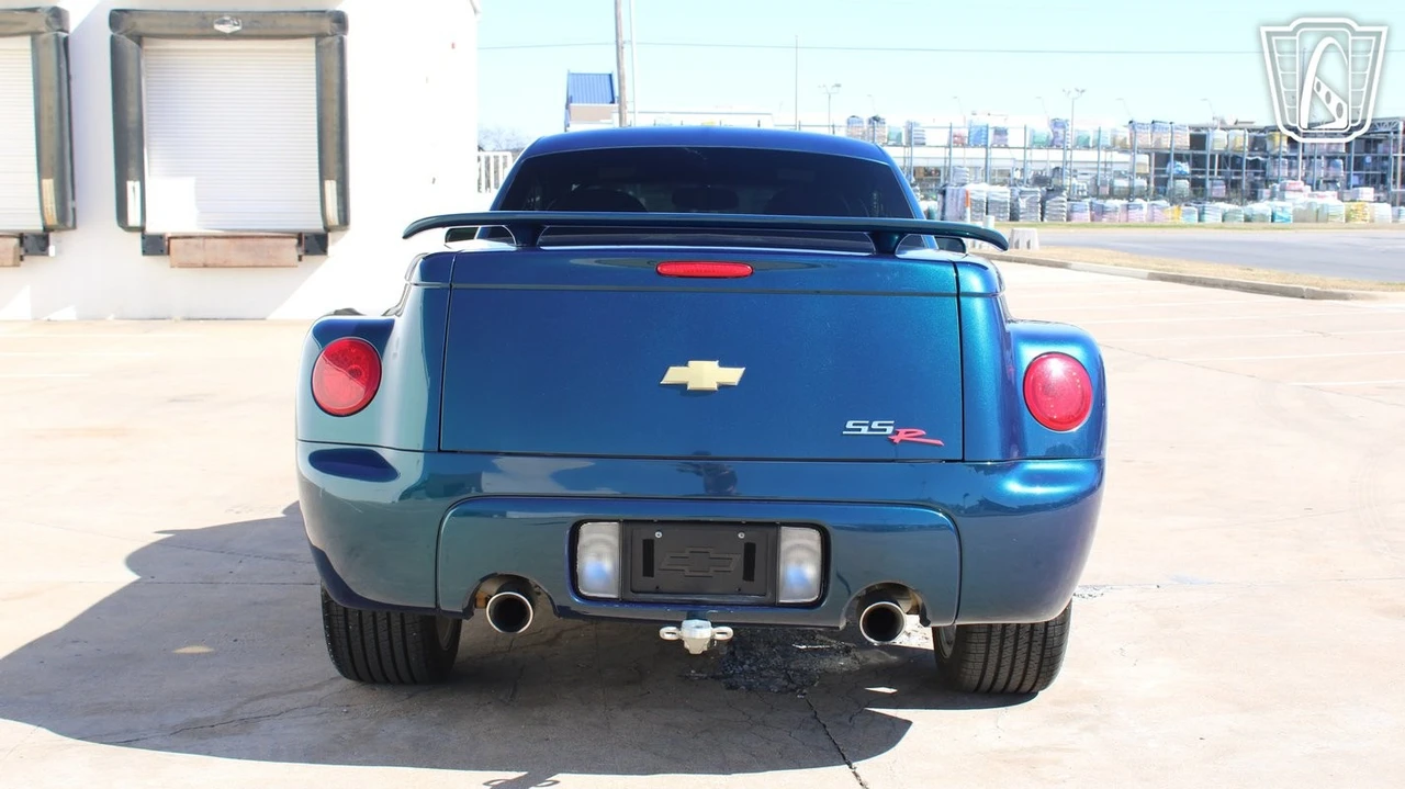 2005 Chevrolet SSR - Image 12 of 21