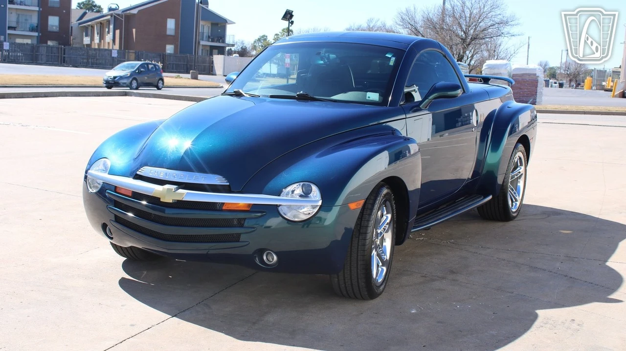 2005 Chevrolet SSR - Image 6 of 21