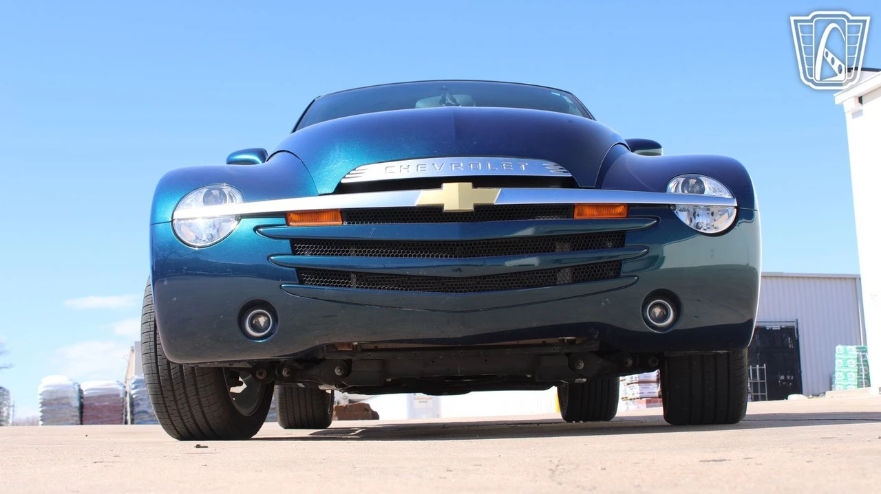 2005 Chevrolet SSR - Image 4 of 21