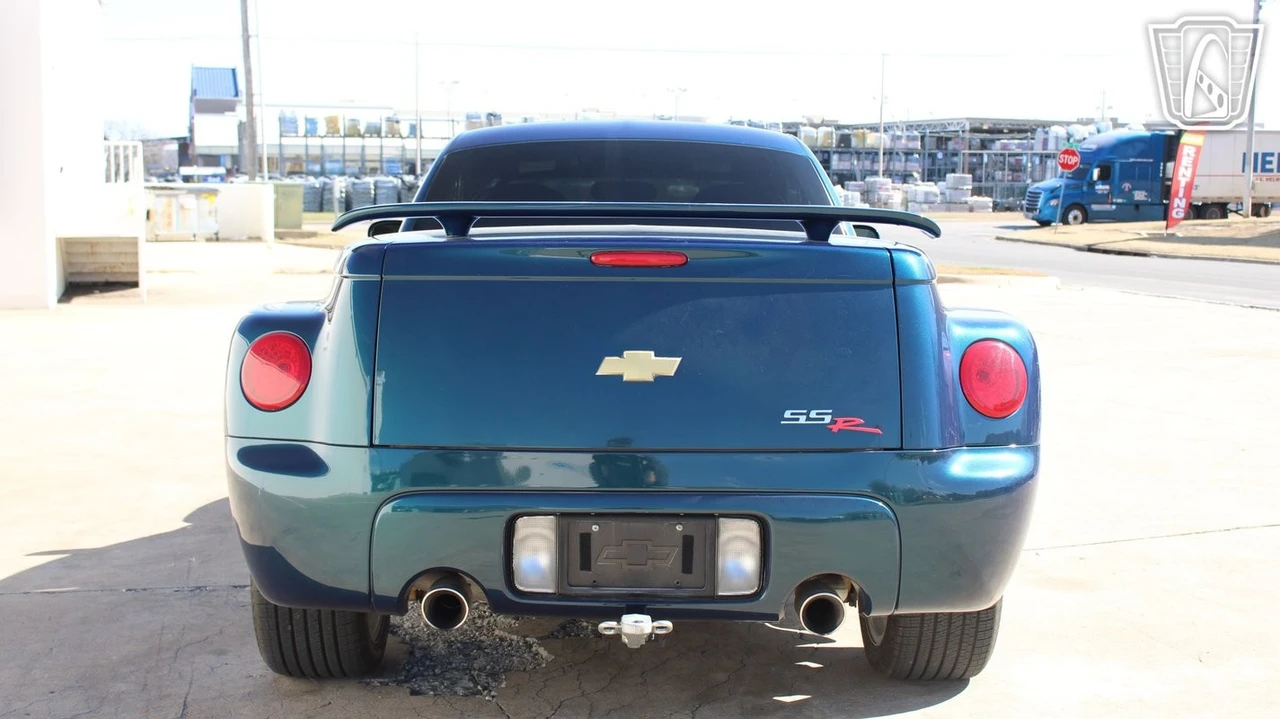 2005 Chevrolet SSR - Image 13 of 21