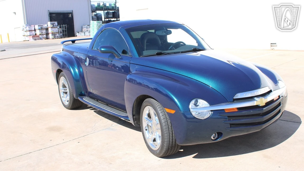 2005 Chevrolet SSR - Image 20 of 21