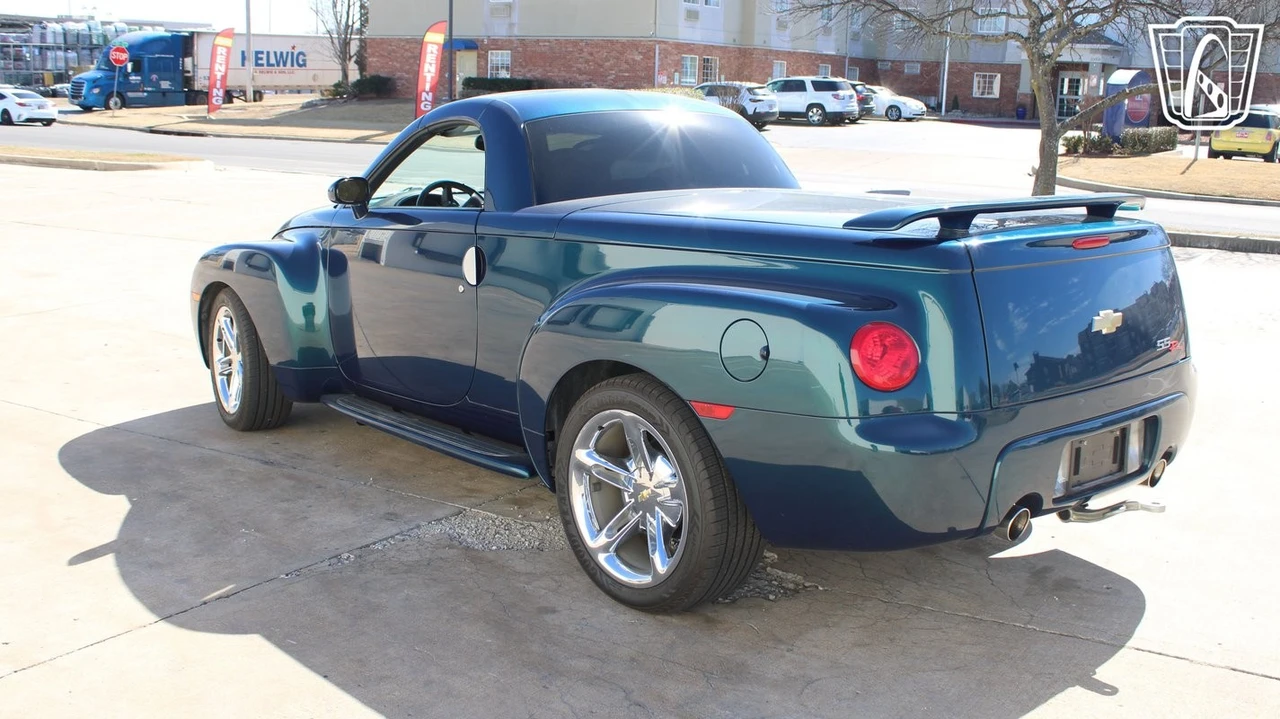 2005 Chevrolet SSR - Image 12 of 21