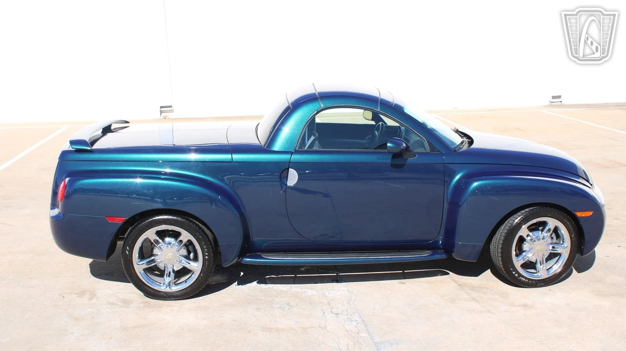 2005 Chevrolet SSR - Image 18 of 21