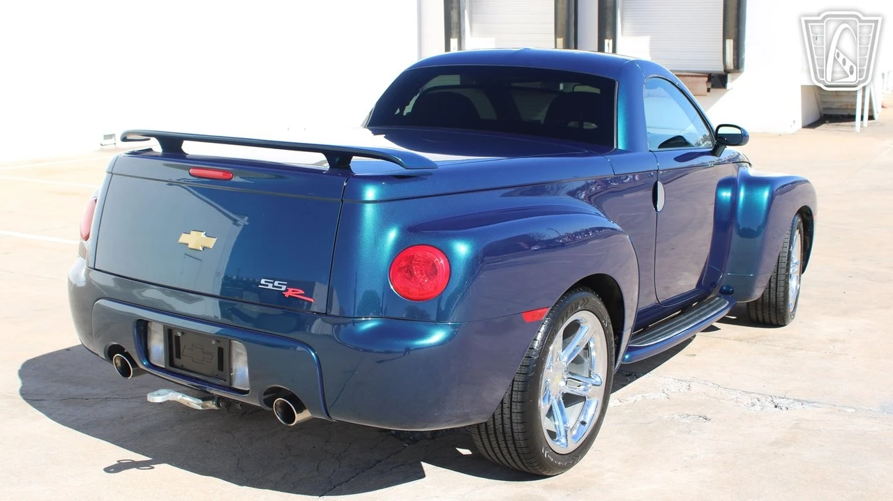 2005 Chevrolet SSR - Image 15 of 21