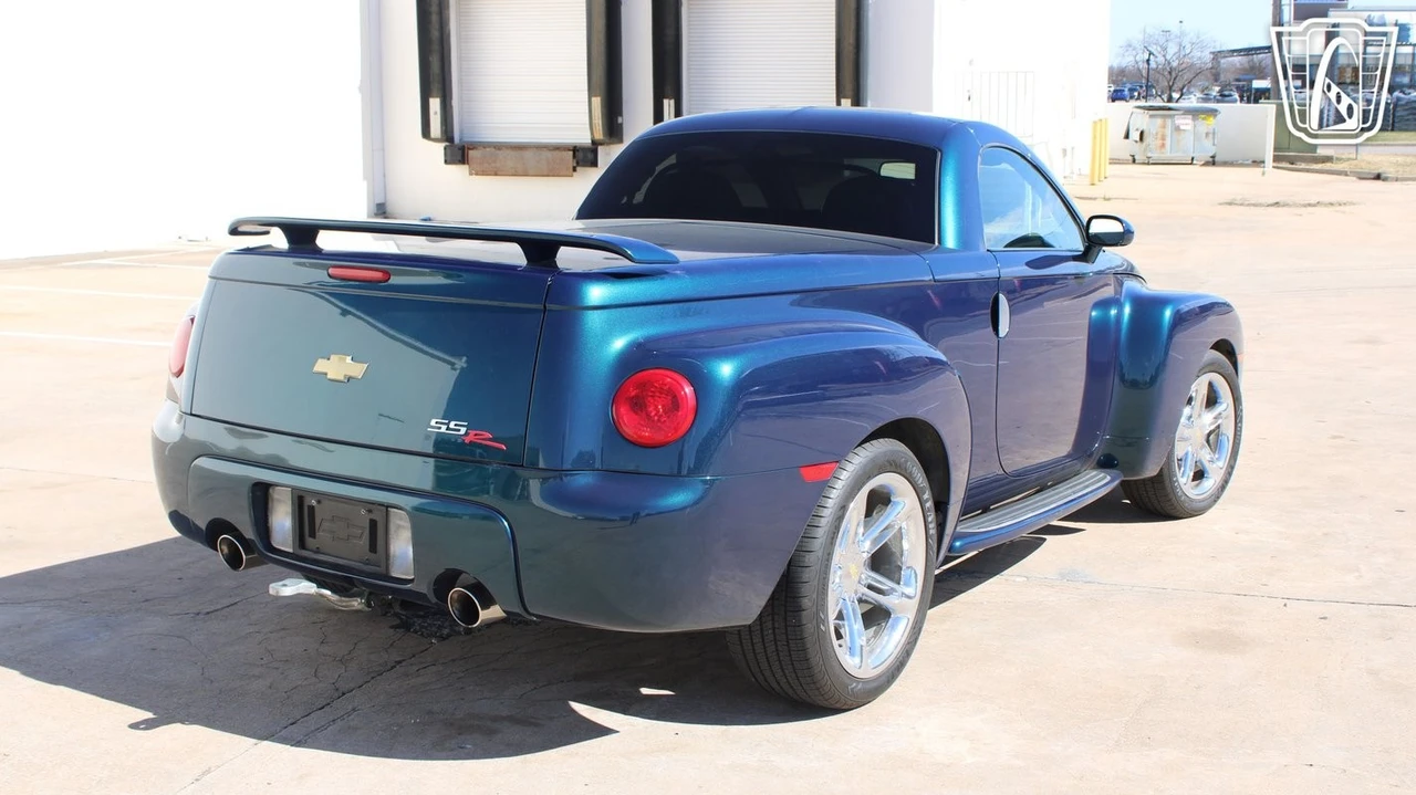 2005 Chevrolet SSR - Image 16 of 21