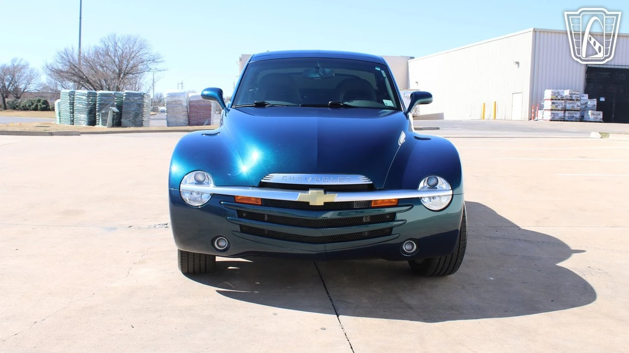 2005 Chevrolet SSR - Image 3 of 21