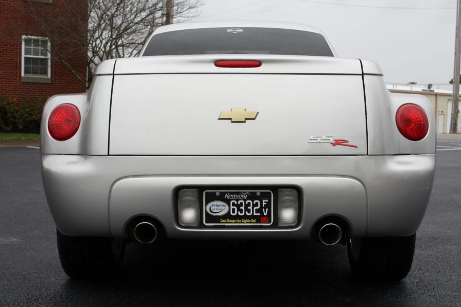 2005 Chevrolet SSR - Image 9 of 12