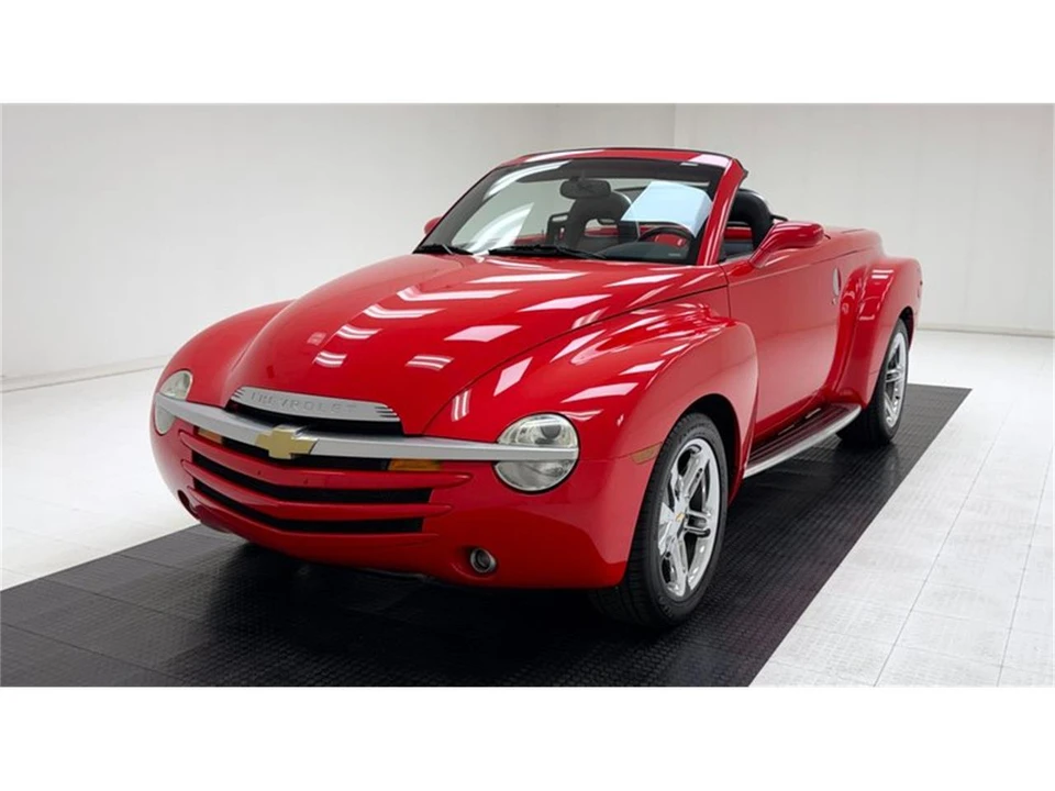 2005 Chevrolet SSR - Image 3 of 31