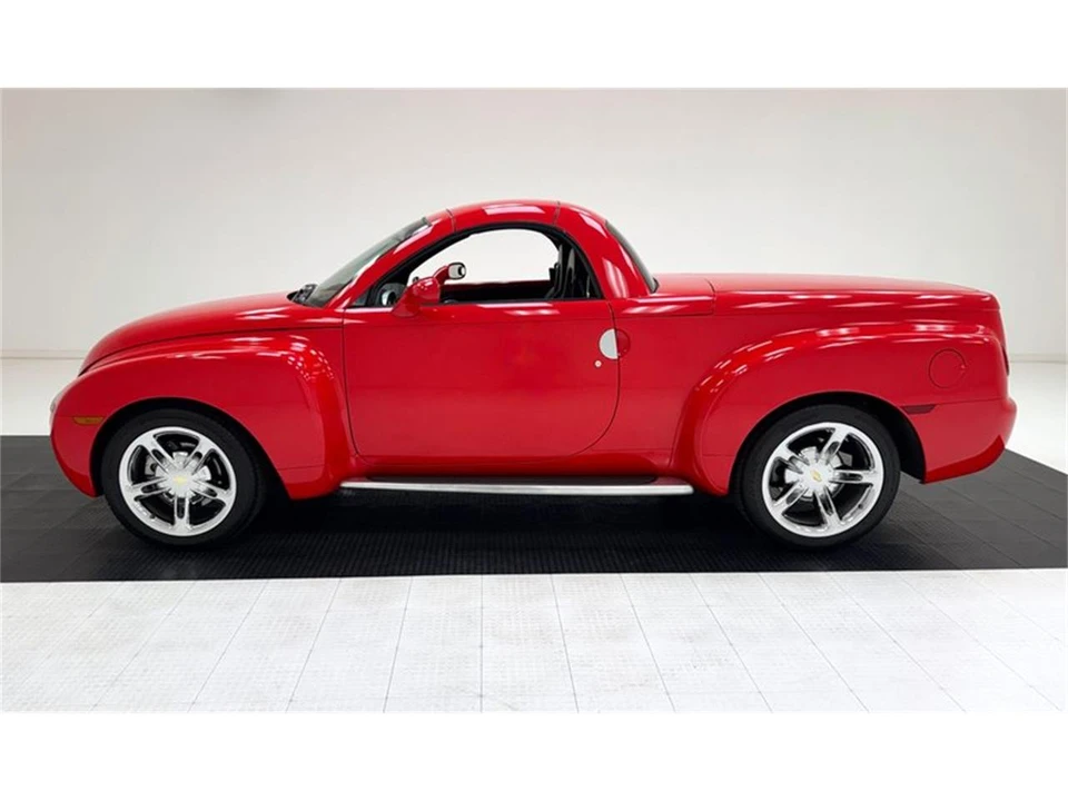 2005 Chevrolet SSR - Image 4 of 31