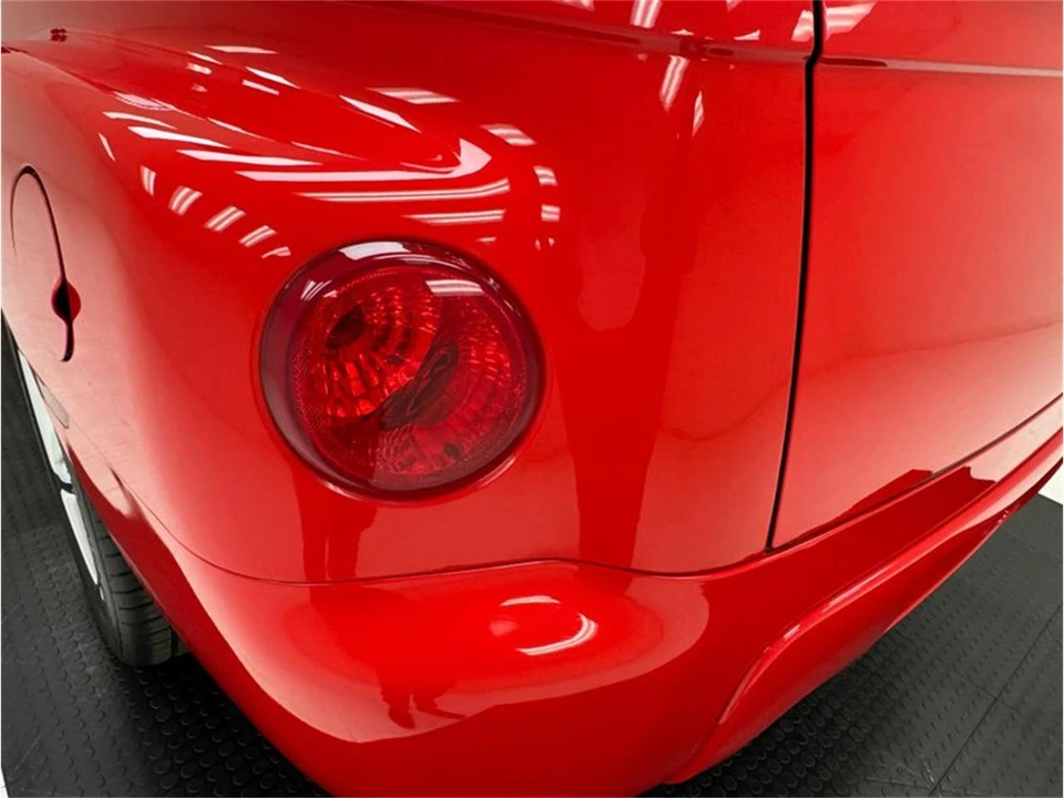 2005 Chevrolet SSR - Image 25 of 31