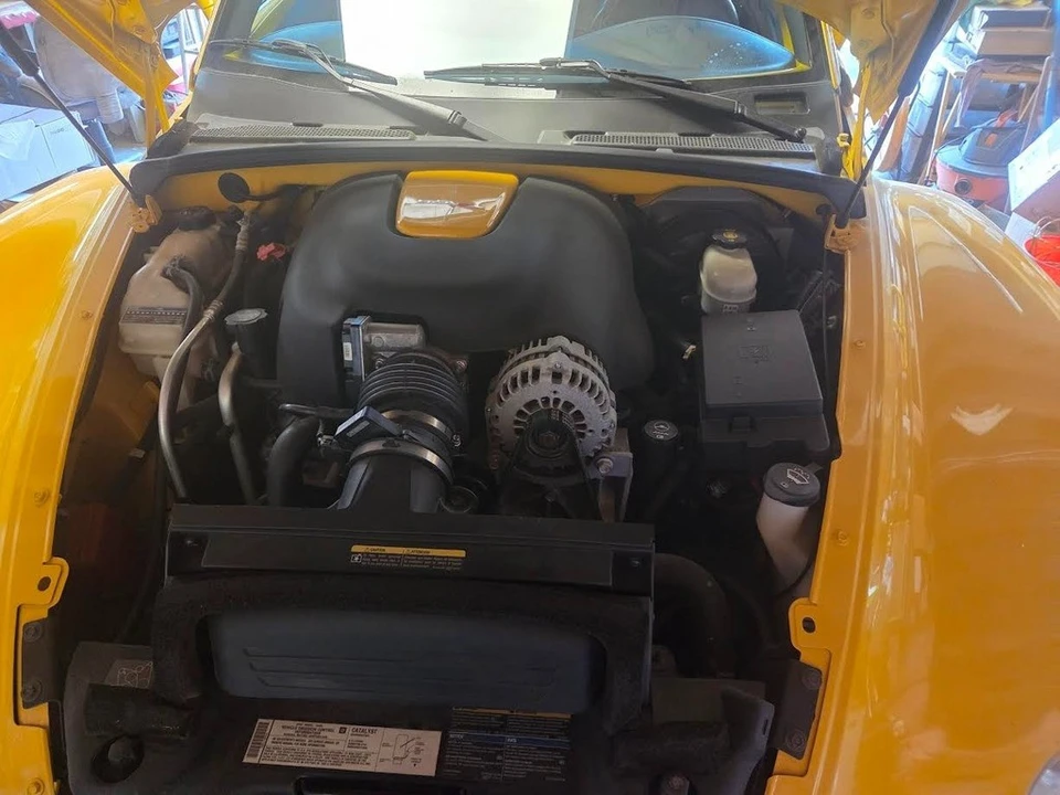 2005 Chevrolet SSR - Image 7 of 12