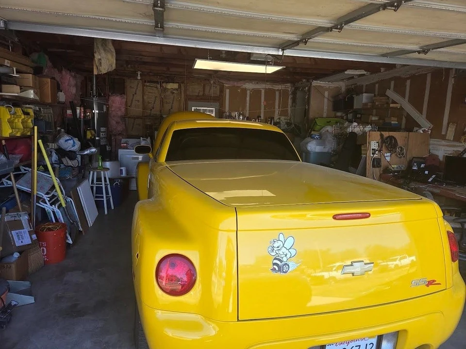 2005 Chevrolet SSR - Image 9 of 12