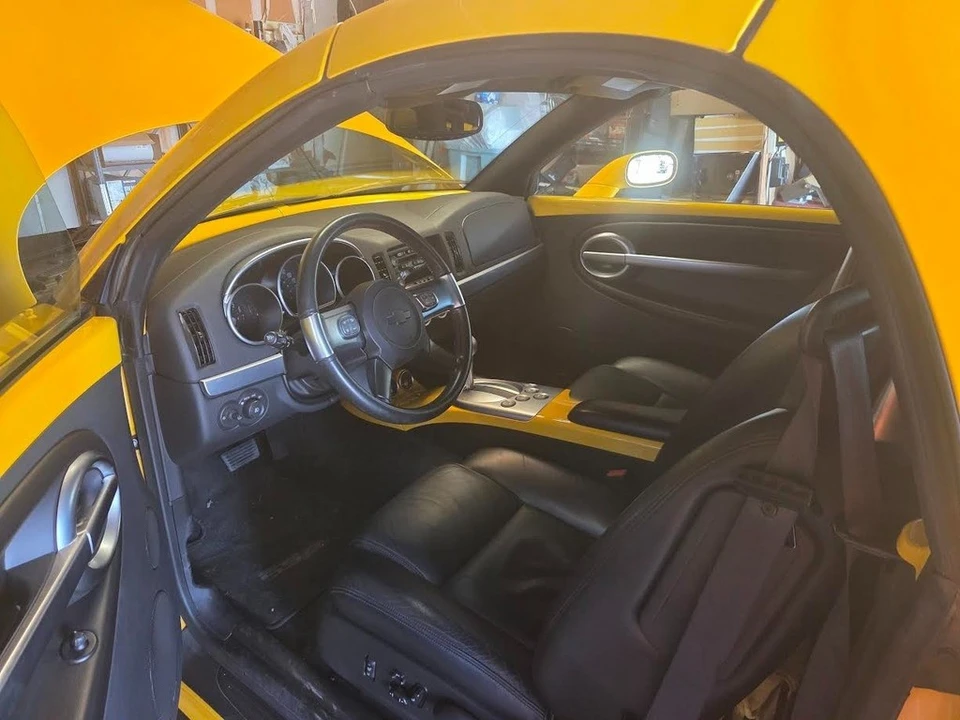 2005 Chevrolet SSR - Image 3 of 12