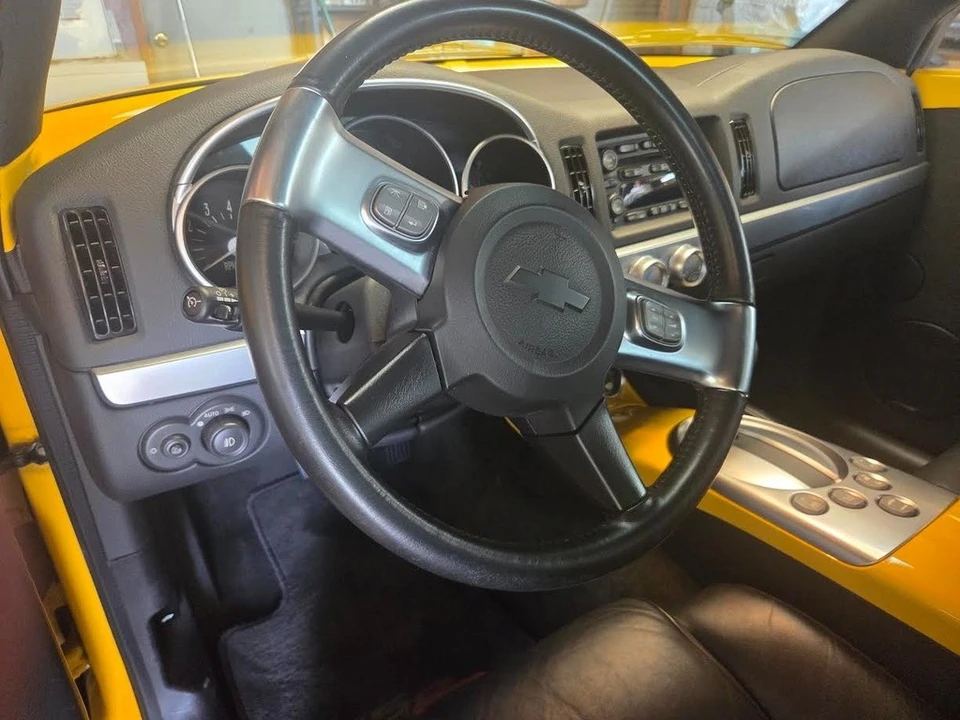 2005 Chevrolet SSR - Image 4 of 12