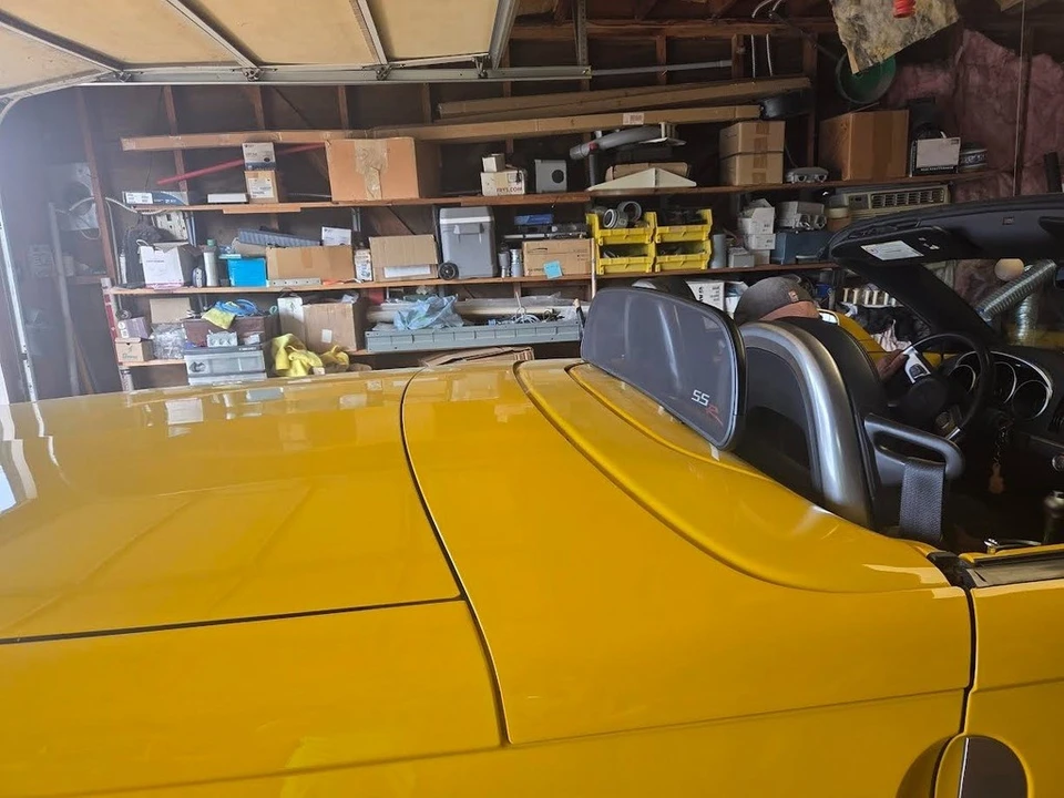 2005 Chevrolet SSR - Image 10 of 12