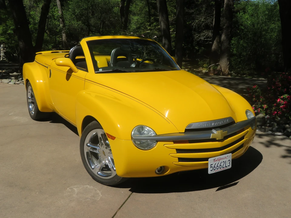 2005 Chevrolet SSR - Image 11 of 31