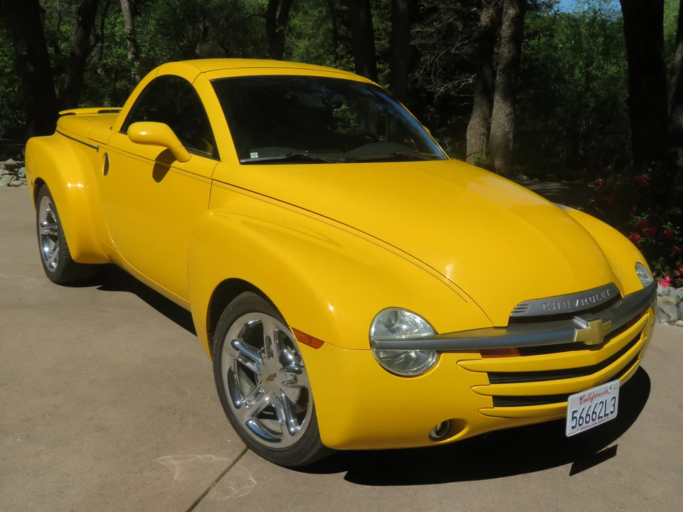 2005 Chevrolet SSR - Image 9 of 31