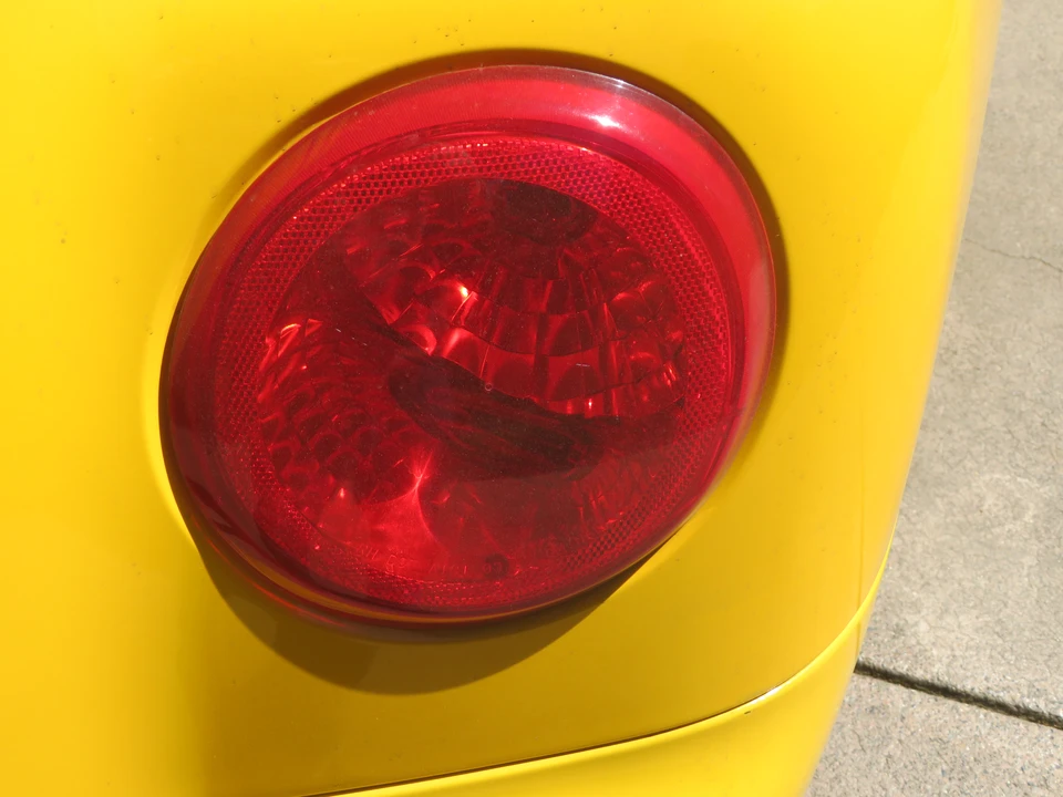2005 Chevrolet SSR - Image 26 of 31