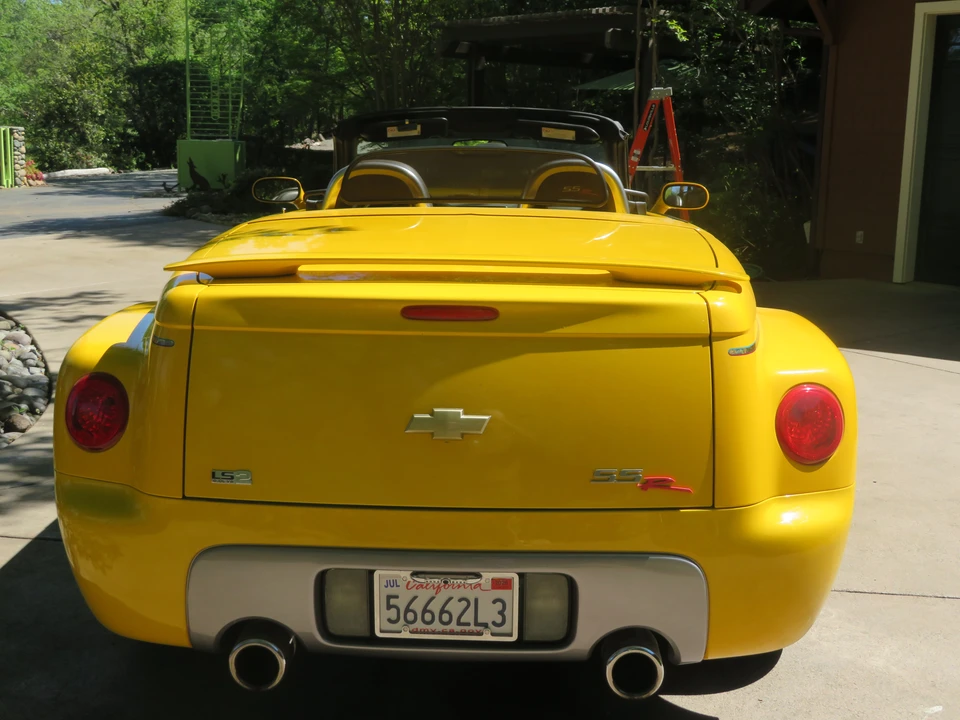 2005 Chevrolet SSR - Image 15 of 31