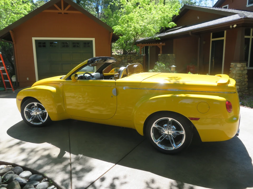 2005 Chevrolet SSR - Image 17 of 31