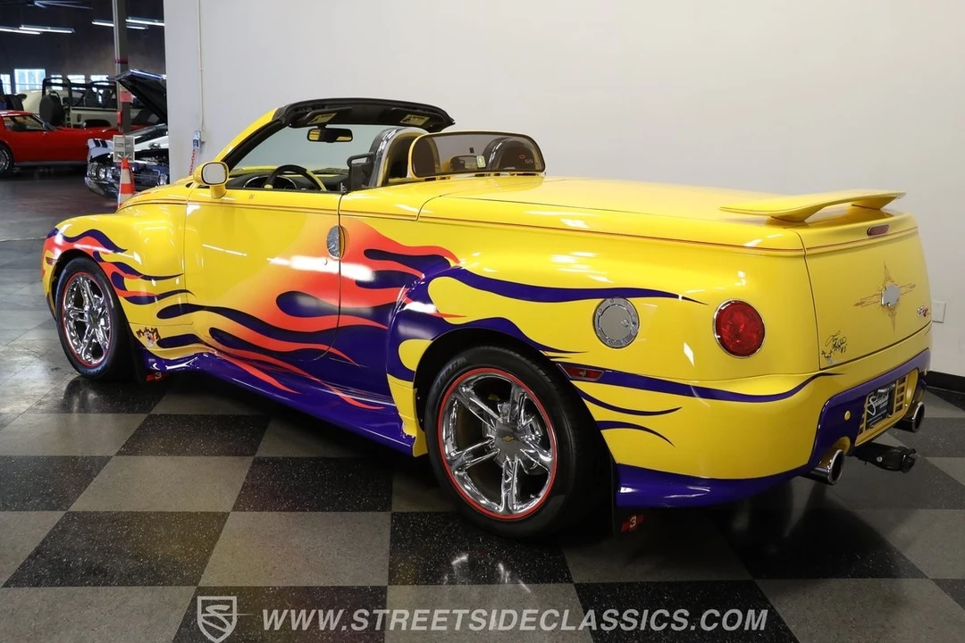 2005 Chevrolet SSR - Image 7 of 21
