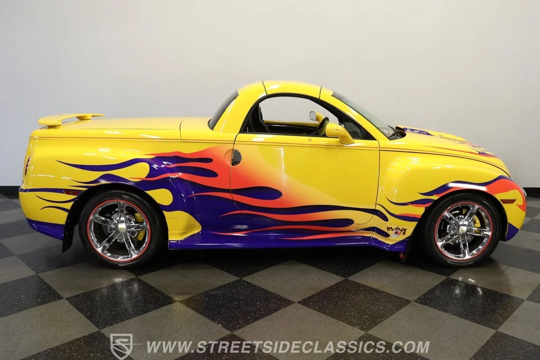 2005 Chevrolet SSR - Image 13 of 31