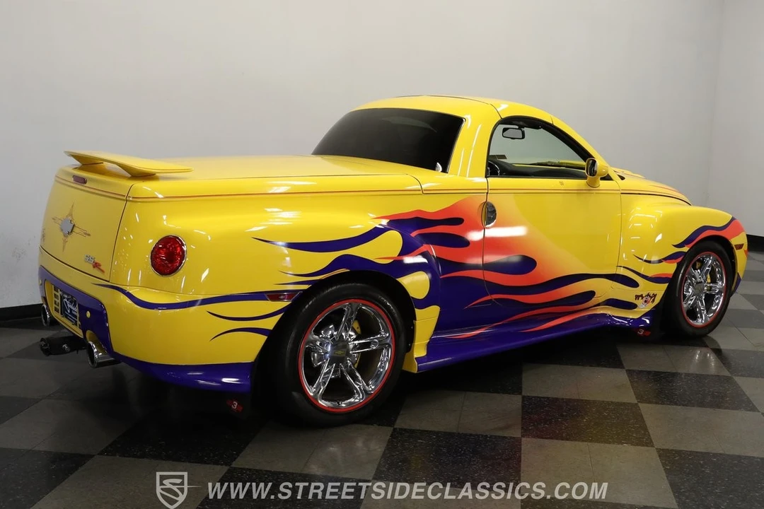 2005 Chevrolet SSR - Image 12 of 31