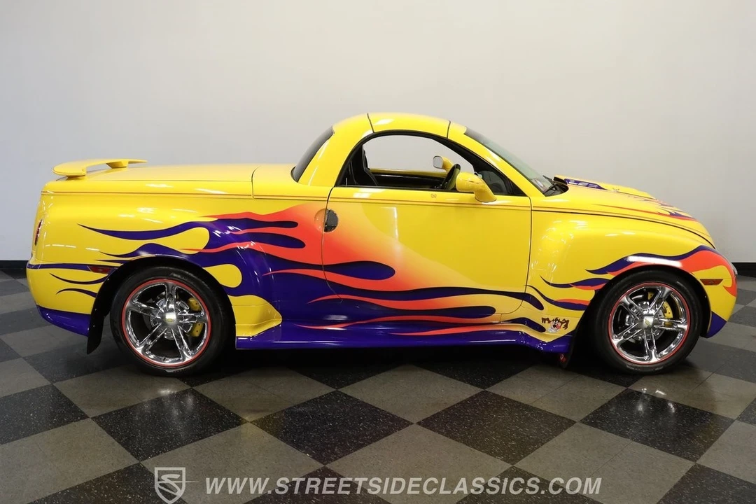 2005 Chevrolet SSR - Image 13 of 21