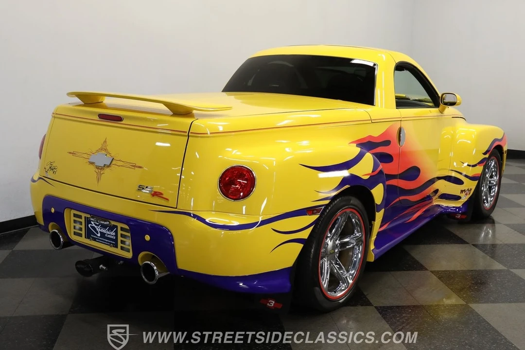 2005 Chevrolet SSR - Image 10 of 21