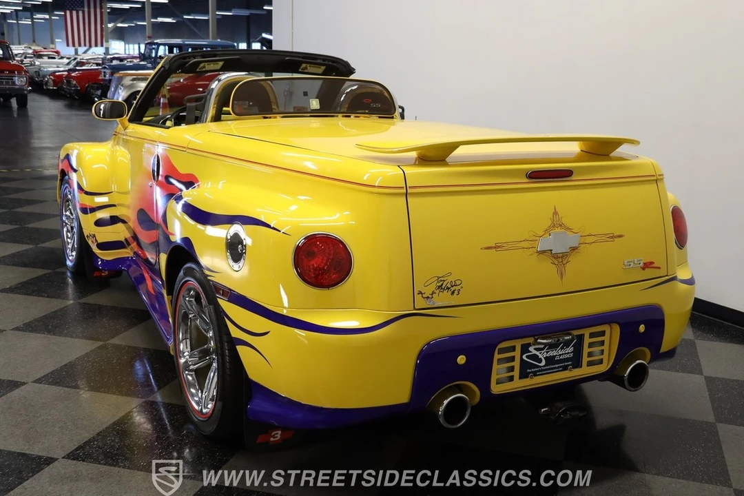 2005 Chevrolet SSR - Image 8 of 31