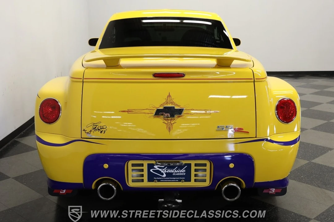2005 Chevrolet SSR - Image 9 of 31