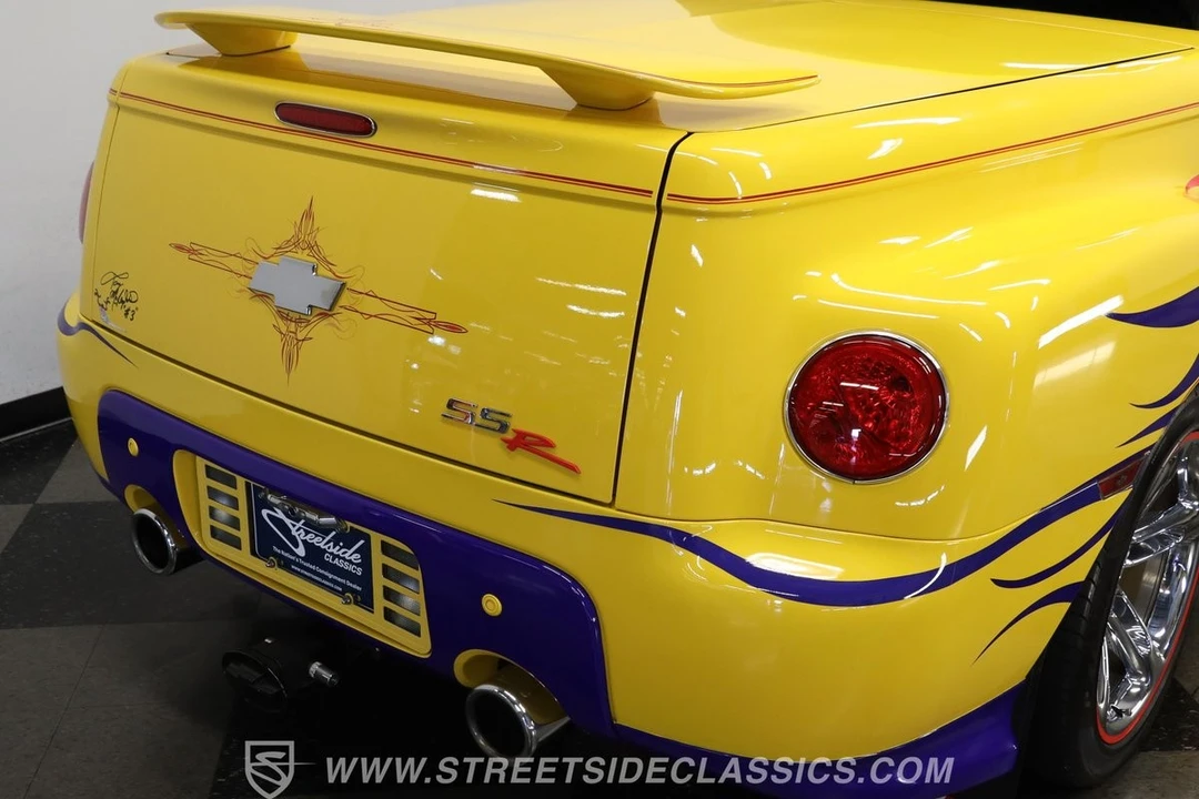 2005 Chevrolet SSR - Image 25 of 31