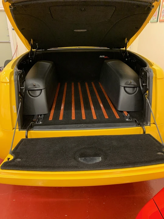 2005 Chevrolet SSR - Image 2 of 10