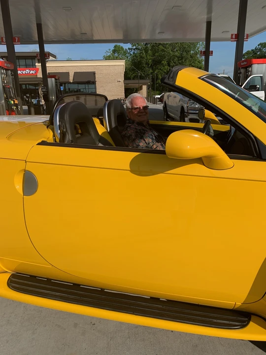 2005 Chevrolet SSR - Image 10 of 10