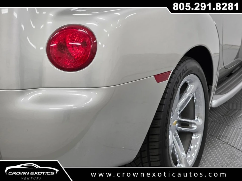 2005 Chevrolet SSR - Image 18 of 31