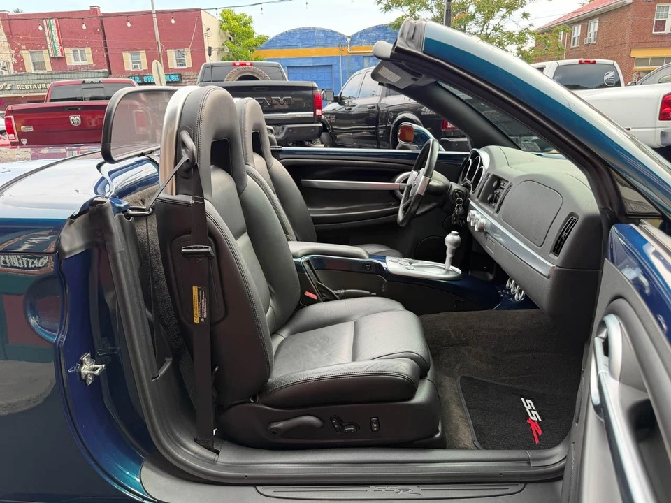 2005 Chevrolet SSR - Image 26 of 31