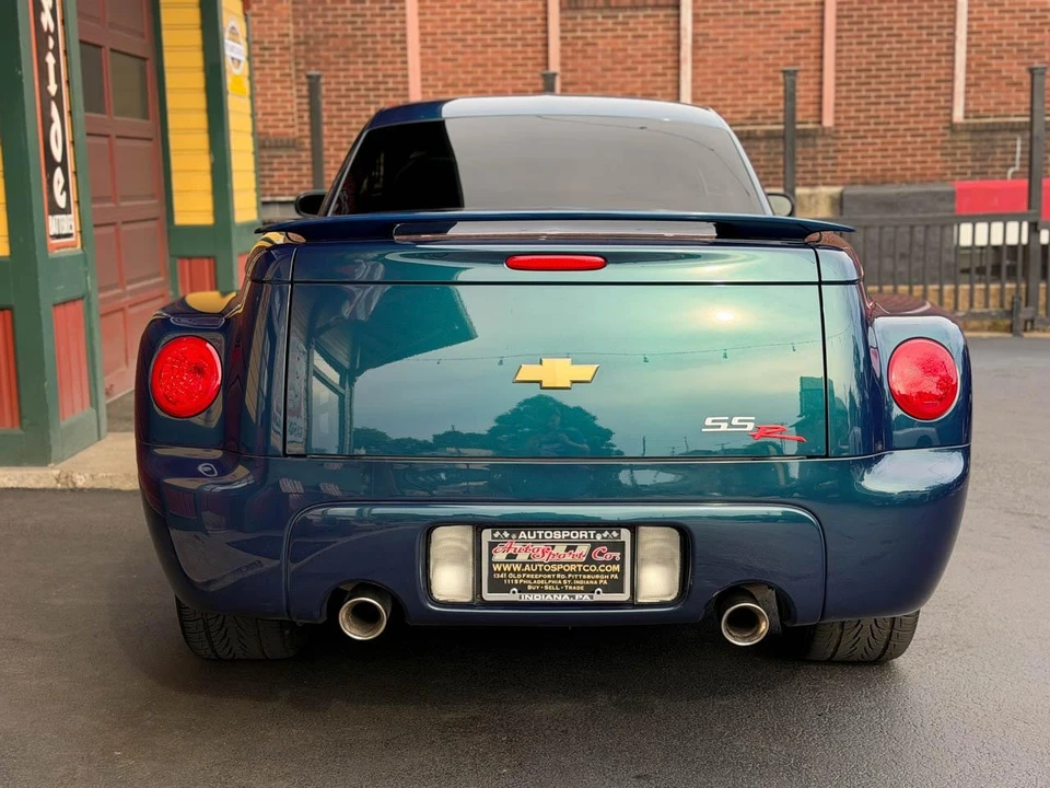 2005 Chevrolet SSR - Image 7 of 31