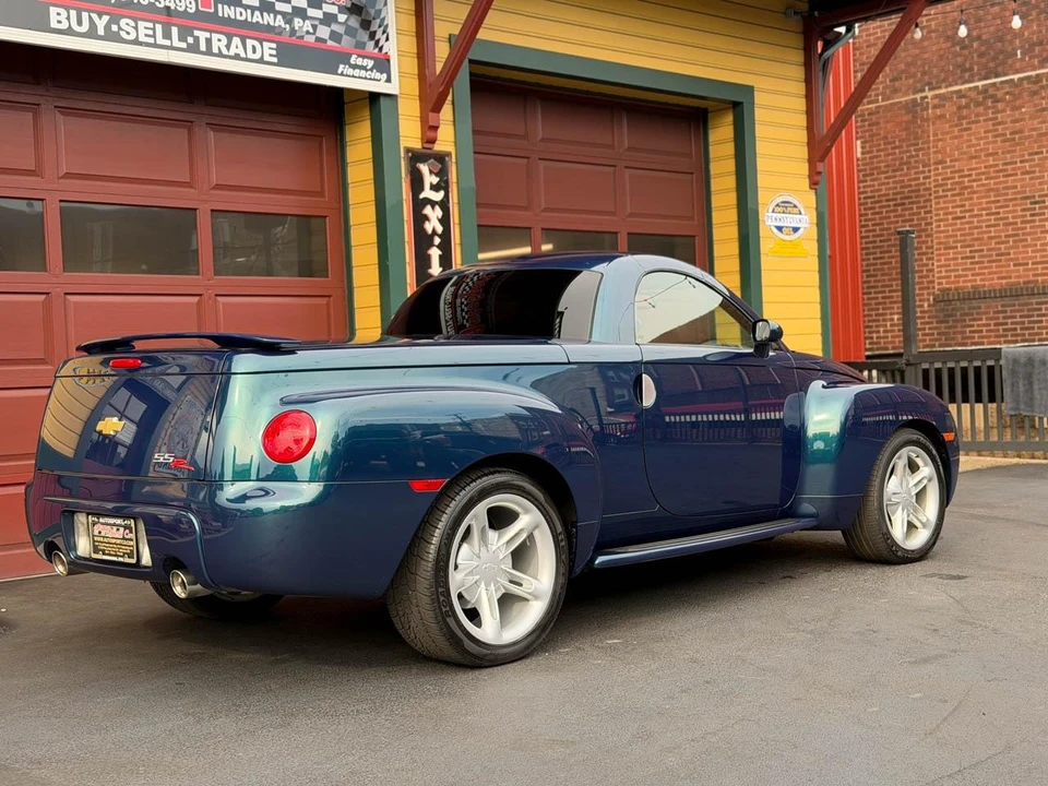 2005 Chevrolet SSR - Image 6 of 31