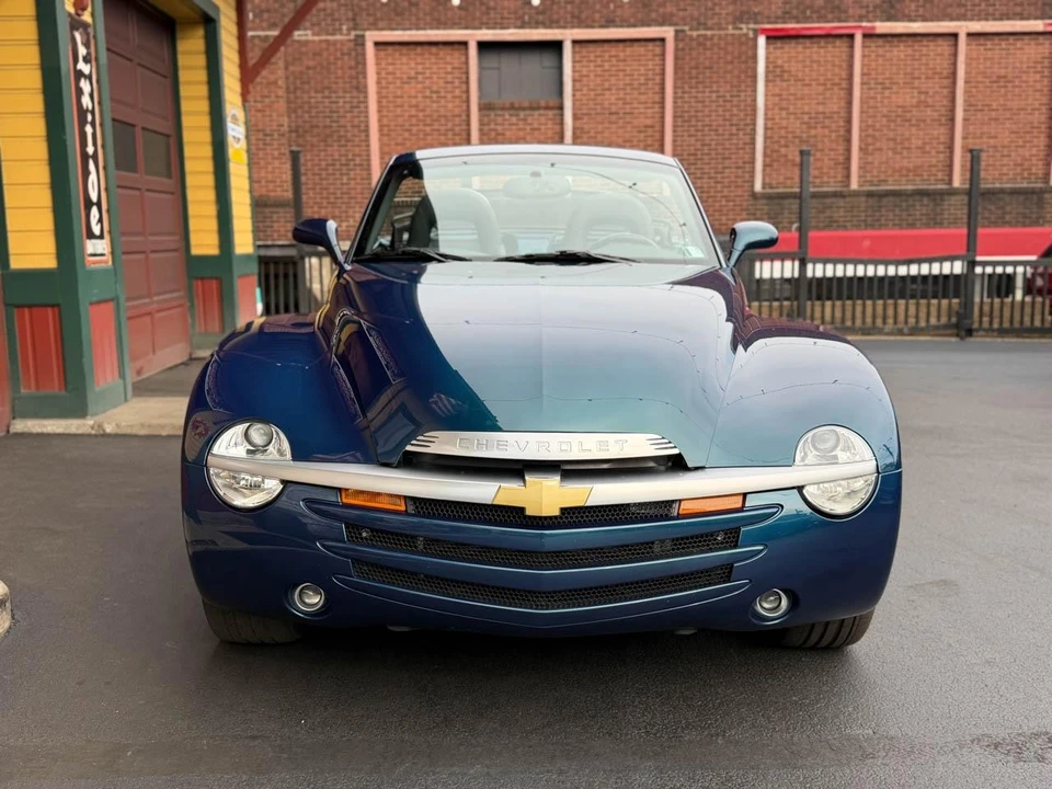 2005 Chevrolet SSR - Image 16 of 31