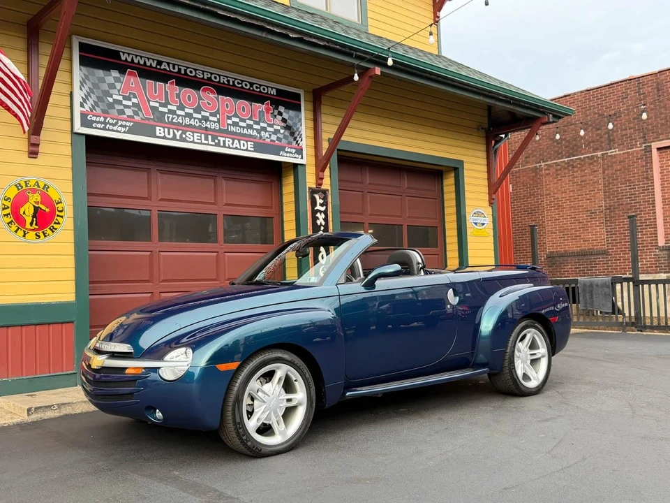 2005 Chevrolet SSR - Image 13 of 31