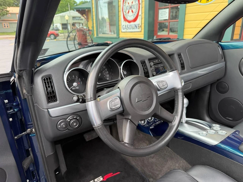 2005 Chevrolet SSR - Image 22 of 31