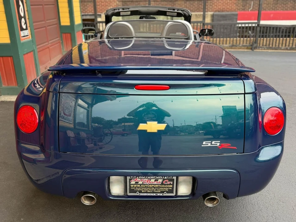2005 Chevrolet SSR - Image 12 of 31