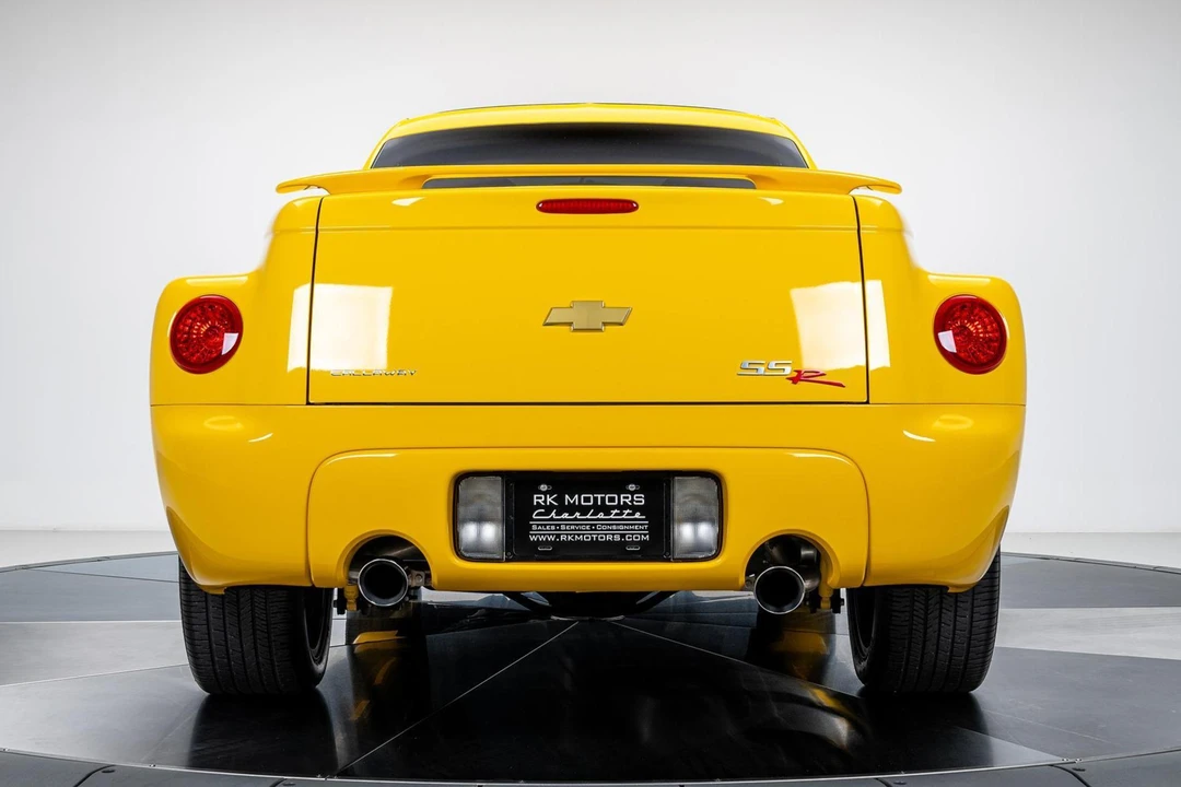 2005 Chevrolet SSR - Image 5 of 31
