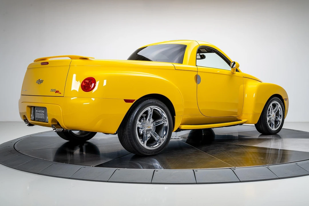 2005 Chevrolet SSR - Image 13 of 31