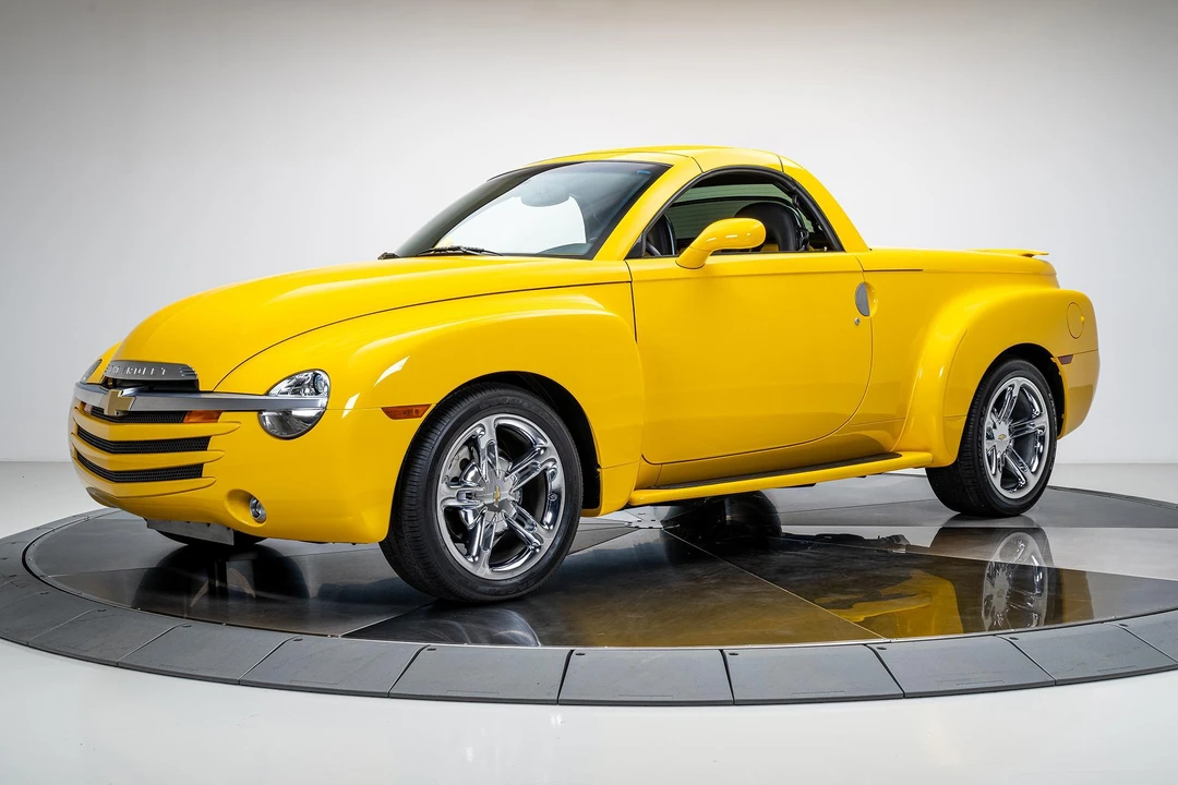 2005 Chevrolet SSR - Image 7 of 31