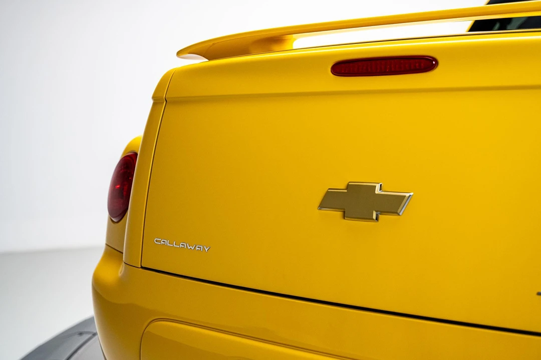 2005 Chevrolet SSR - Image 24 of 31