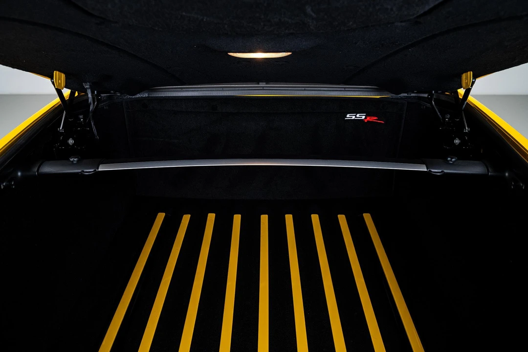 2005 Chevrolet SSR - Image 28 of 31