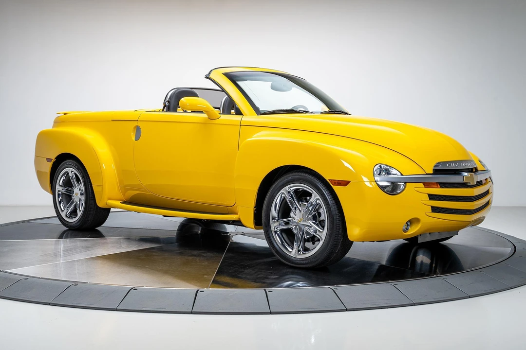 2005 Chevrolet SSR - Image 15 of 31